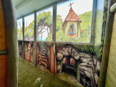 Indoor-Spielanlage Murmeltierversteck im Bergtierpark Blindham